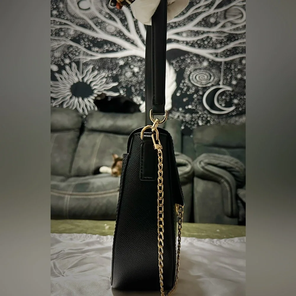 Vintage Furla soho Shoulder Bag Black Leather with Gold Accents new without tags - Picture 10 of 17